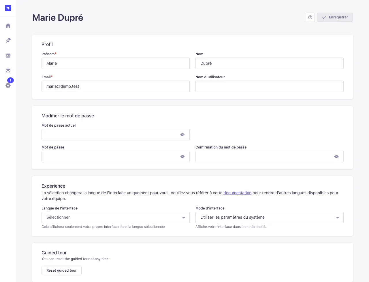 La page Profil : identité, mot de passe, langue et mode de l'interface